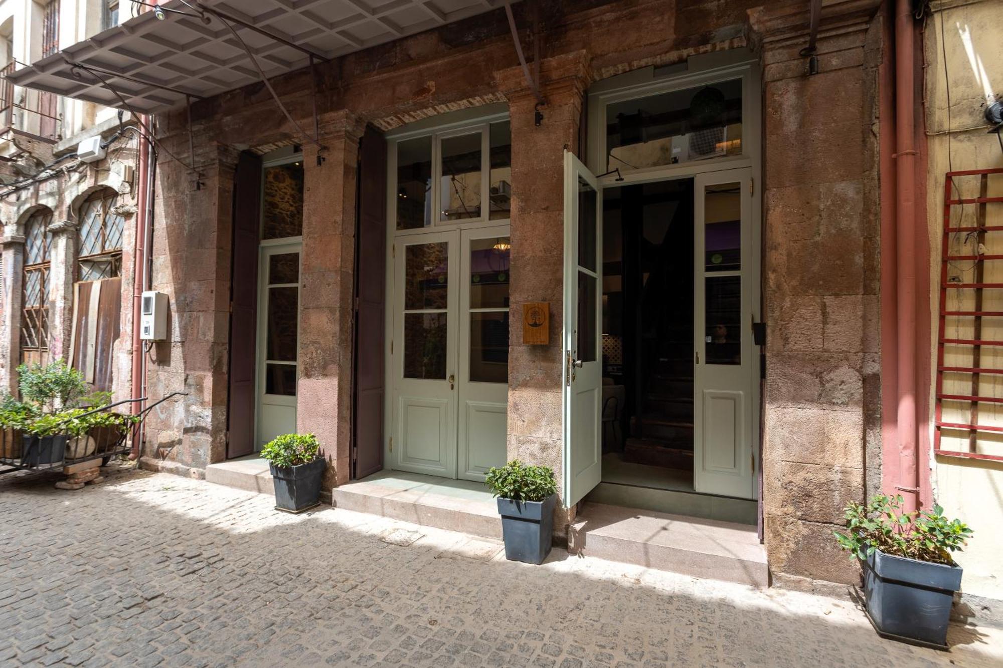 Hostel Issa Lesvos Mytilíni Exterior foto
