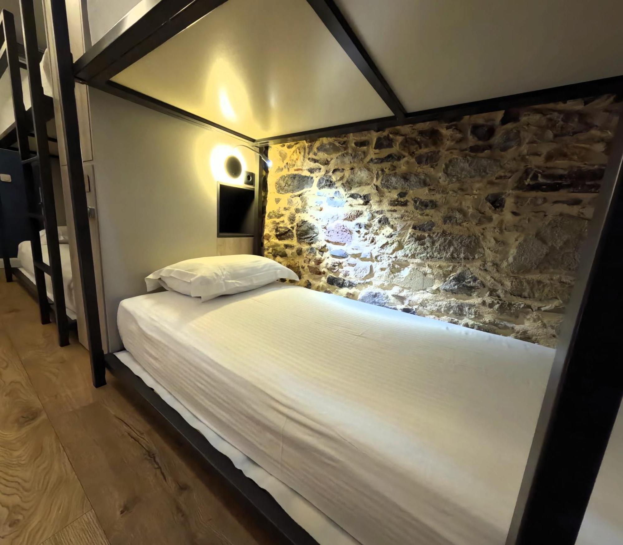 Hostel Issa Lesvos Mytilíni Exterior foto